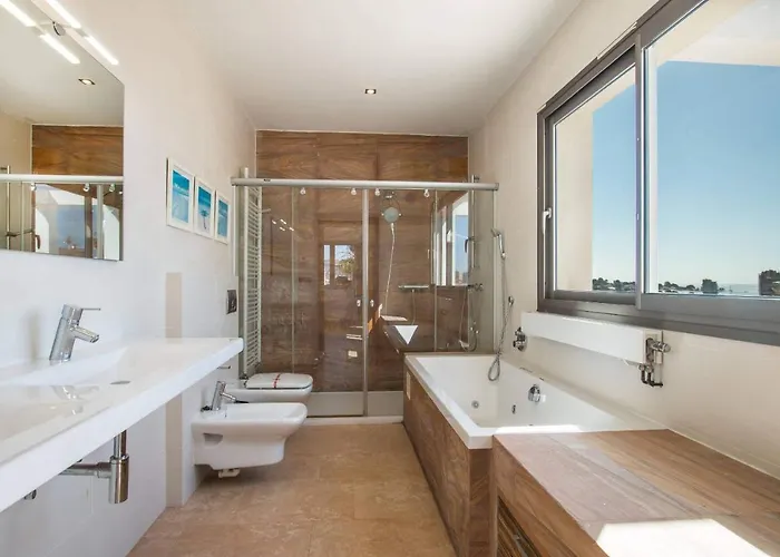 Athos - Plusholidays * Ifach